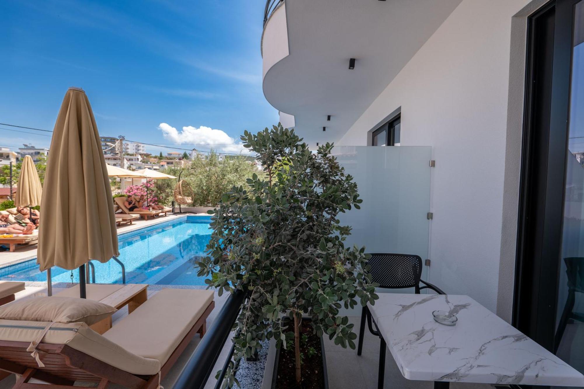 Monel Hotel Εξαμίλιο Εξωτερικό φωτογραφία