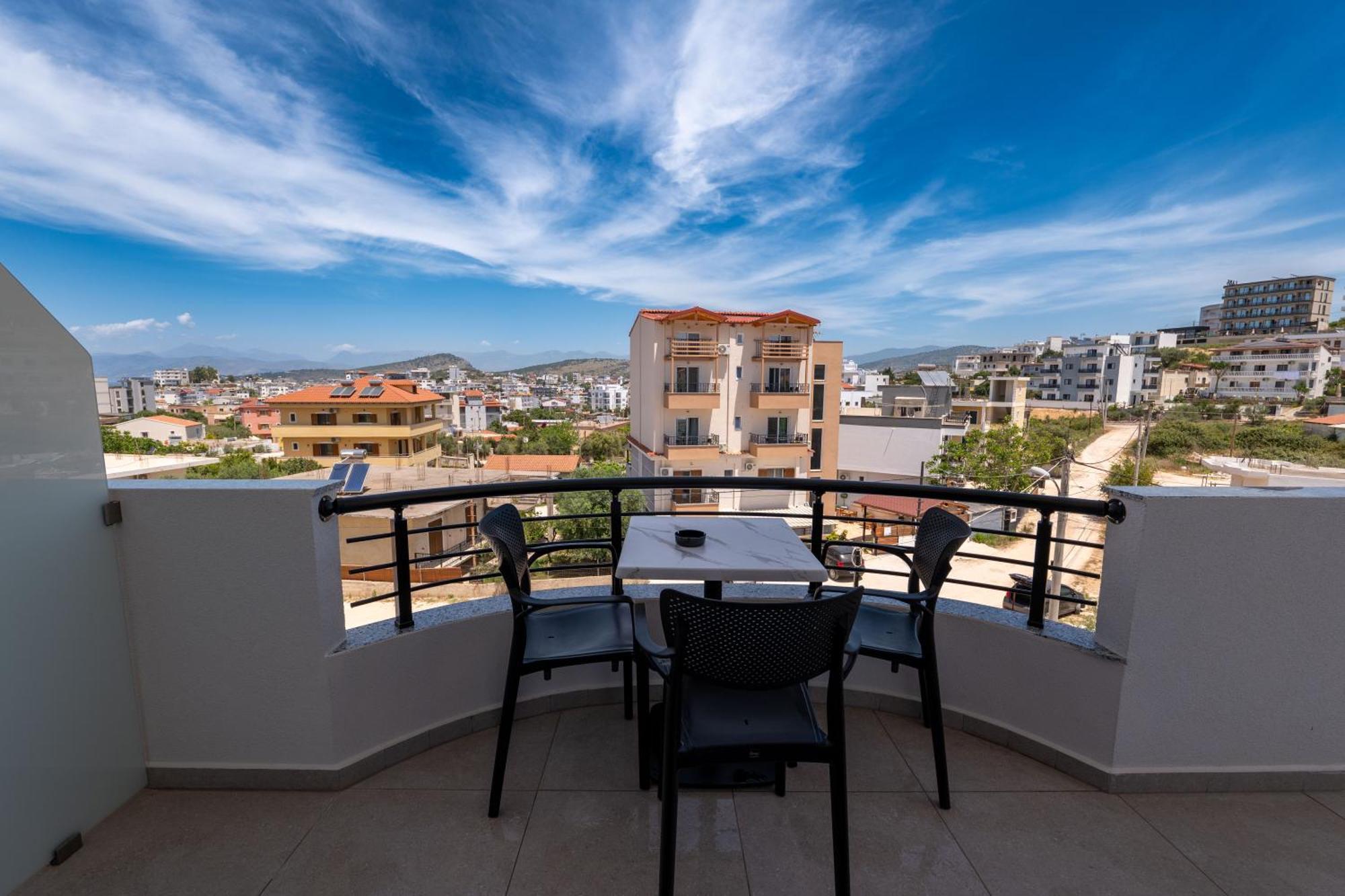 Monel Hotel Εξαμίλιο Εξωτερικό φωτογραφία