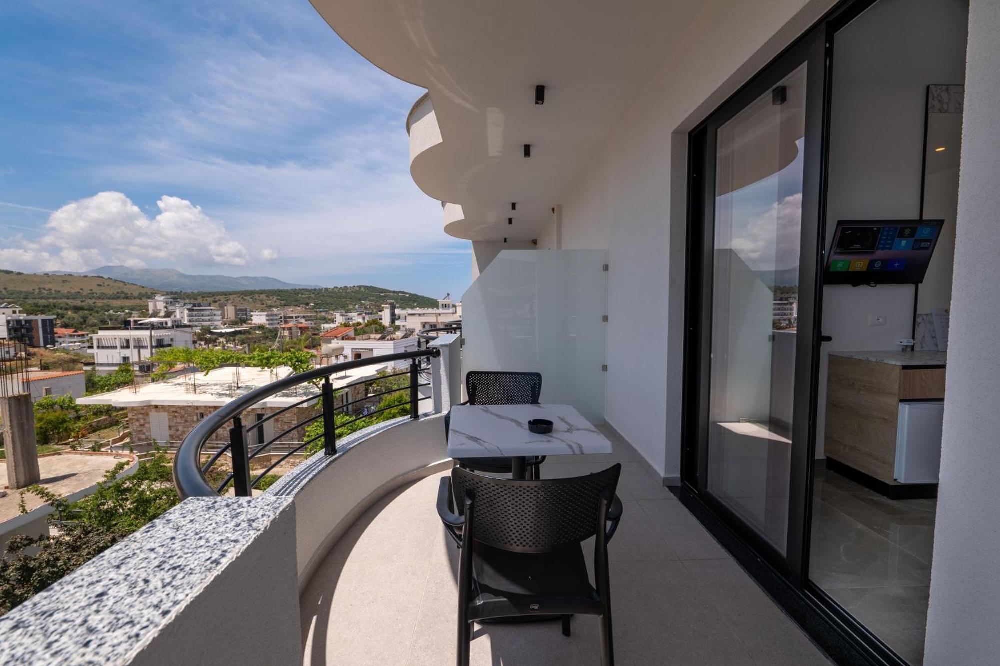 Monel Hotel Εξαμίλιο Εξωτερικό φωτογραφία