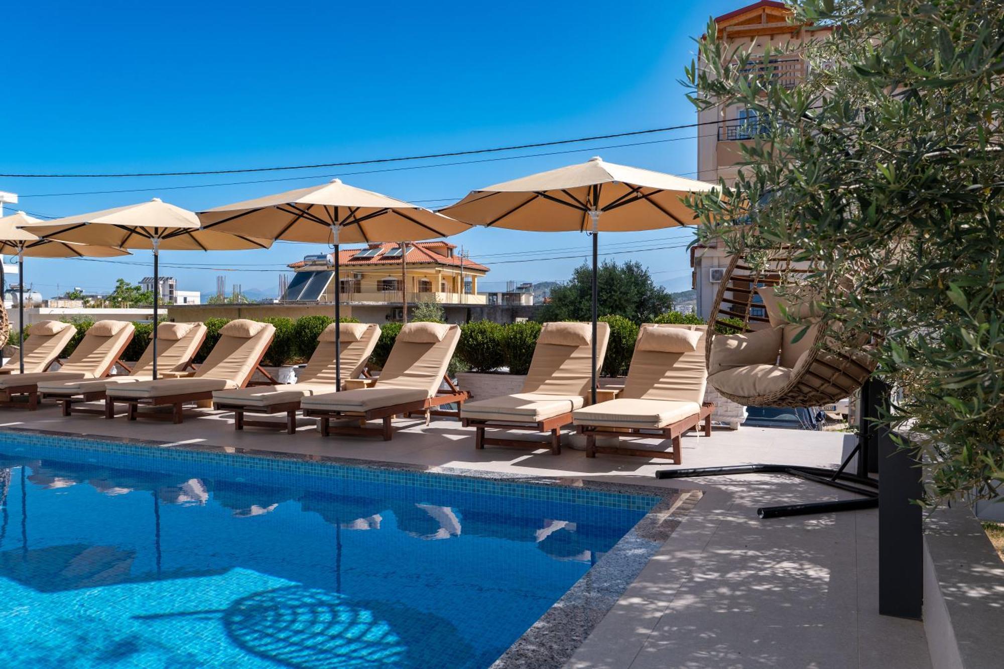 Monel Hotel Εξαμίλιο Εξωτερικό φωτογραφία