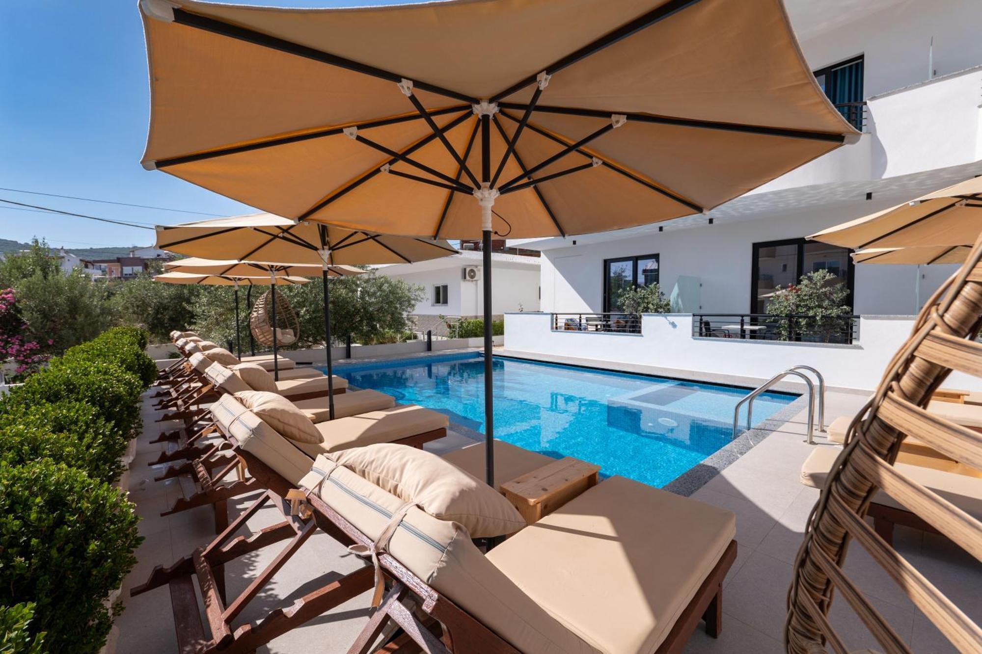Monel Hotel Εξαμίλιο Εξωτερικό φωτογραφία