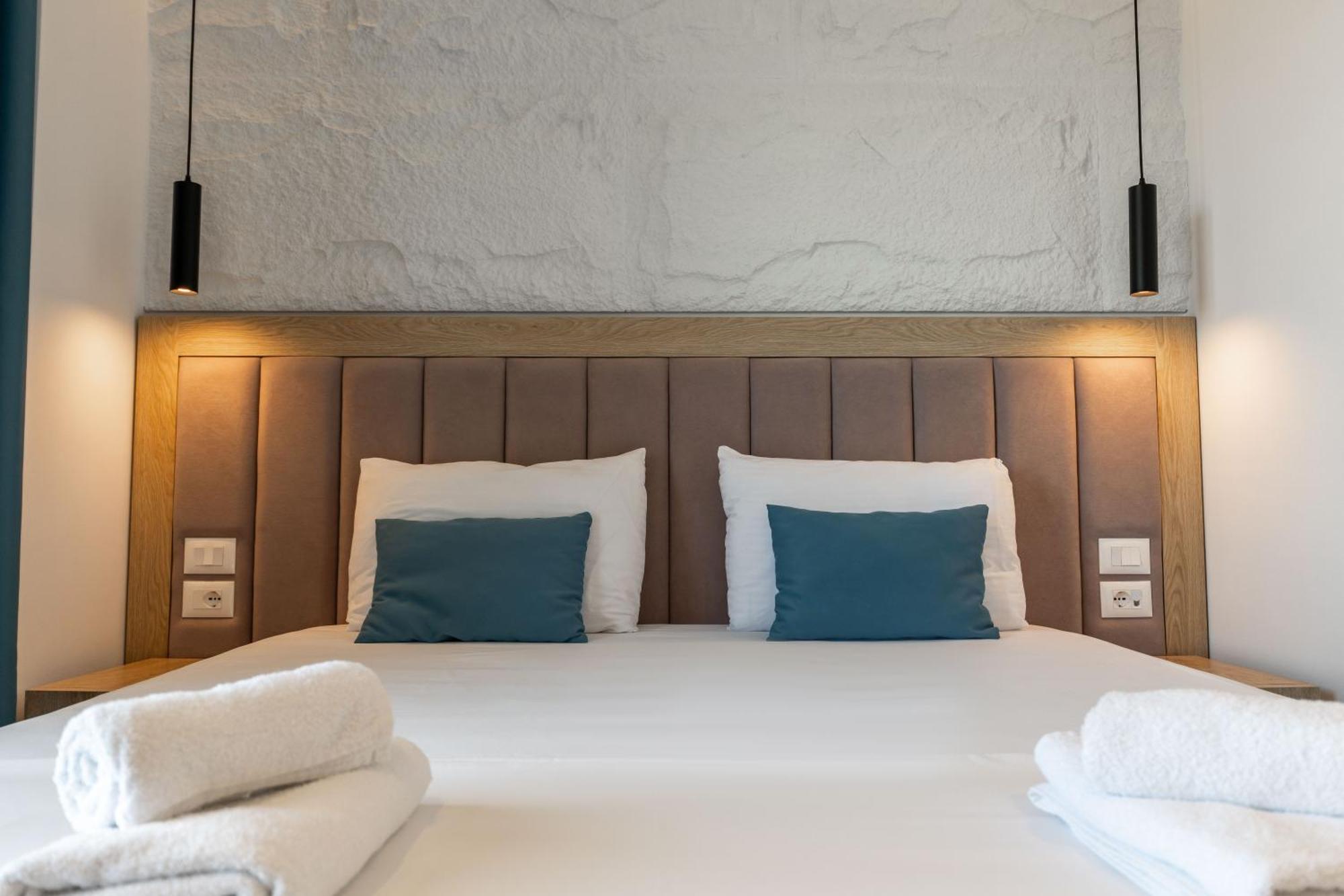 Monel Hotel Εξαμίλιο Εξωτερικό φωτογραφία
