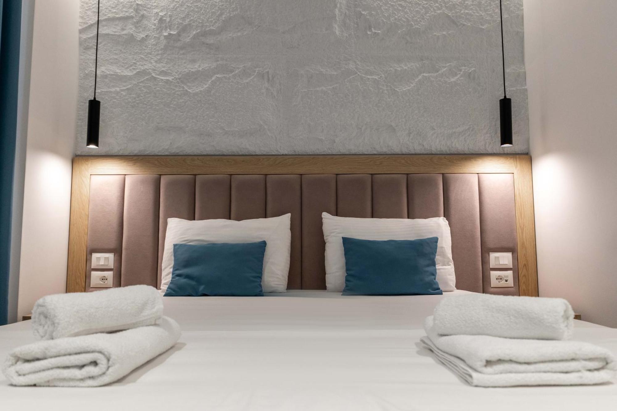 Monel Hotel Εξαμίλιο Εξωτερικό φωτογραφία