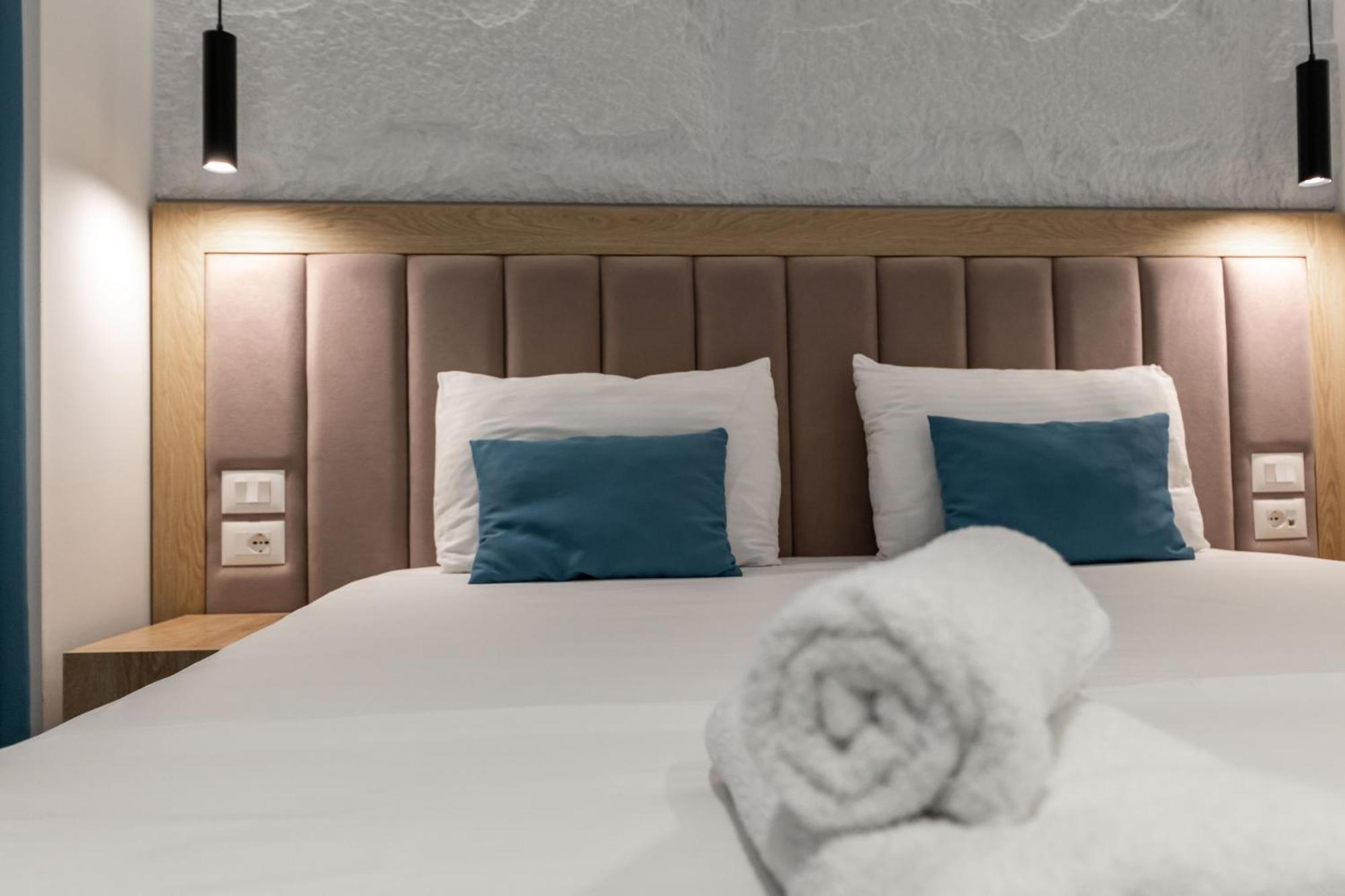 Monel Hotel Εξαμίλιο Εξωτερικό φωτογραφία