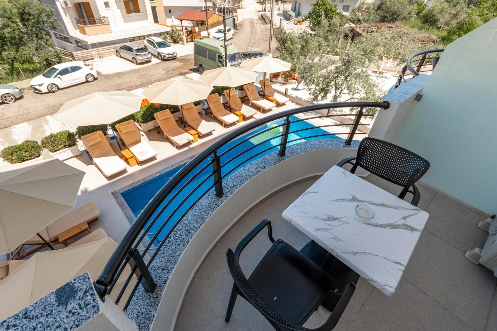 Monel Hotel Εξαμίλιο Εξωτερικό φωτογραφία