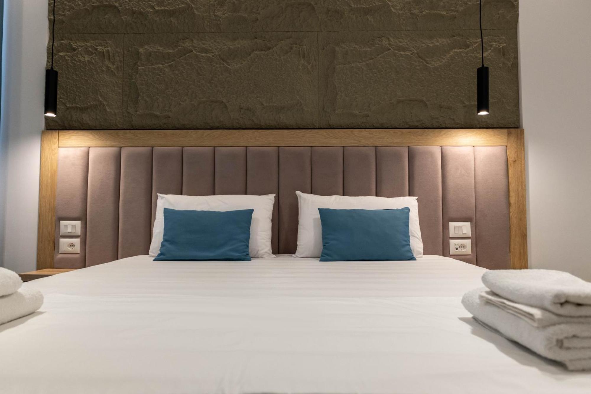 Monel Hotel Εξαμίλιο Εξωτερικό φωτογραφία